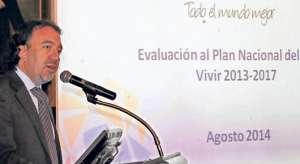 El titular de Senplades, Pabel Mu&ntilde;oz, explic&oacute; ante el gabinete ministerial los avances del Plan Nacional del Buen Vivir. Foto: Cortes&iacute;a.
