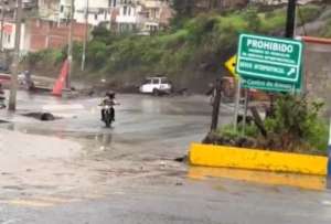El COE en sesi&oacute;n permanente por las fuertes lluvias en Ecuador. 