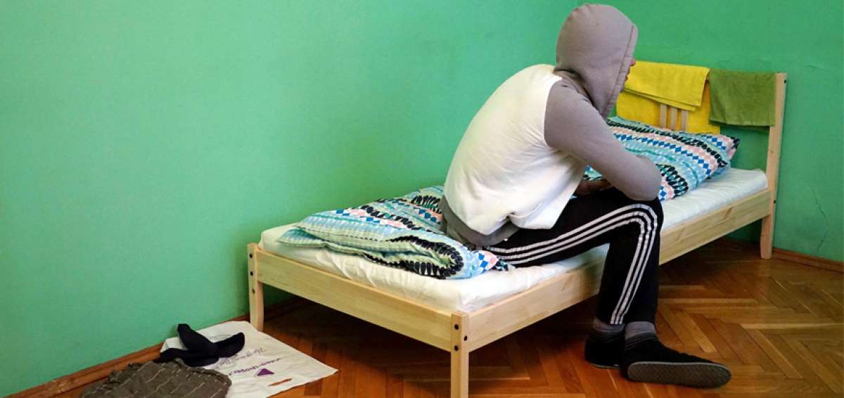 Un gay checheno que no puede revelar su identidad por motivos de seguridad escap&oacute; de su hogar y ahora vive en Mosc&uacute;, con miedo a sus perseguidores.