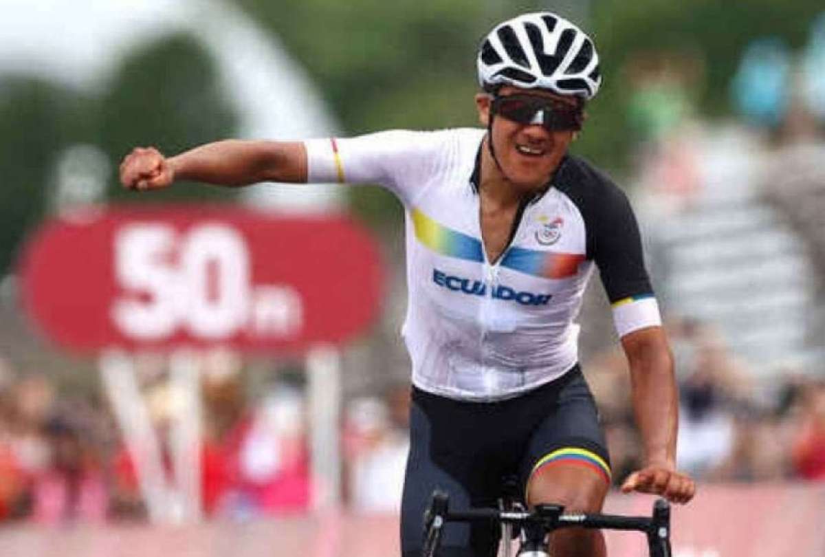 Richard Carapaz ser&aacute; el ciclista ecuatoriano mejor pagado para el 2022