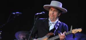 Bob Dylan habl&oacute; de Buddy Holly y Homero en discurso de aceptaci&oacute;n