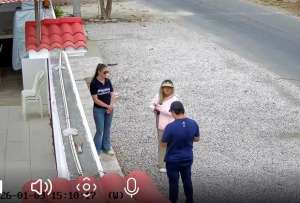 Gellibert arremete contra Palacios por presunto hostigamiento fuera de la casa de su madre