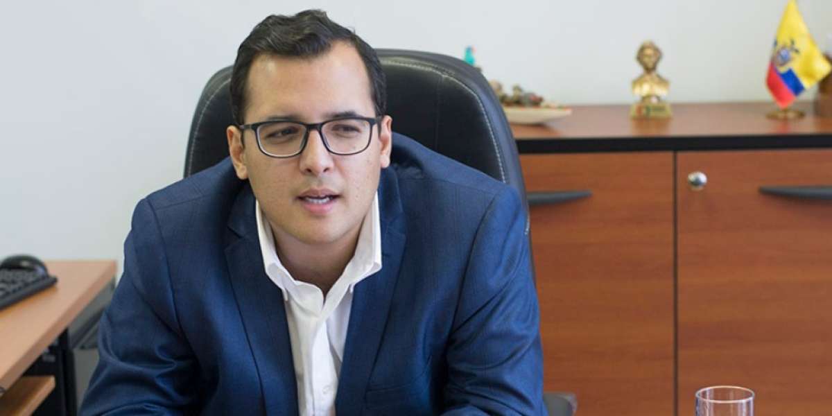 H&eacute;ctor Y&eacute;pez, asamble&iacute;sta por CREO 