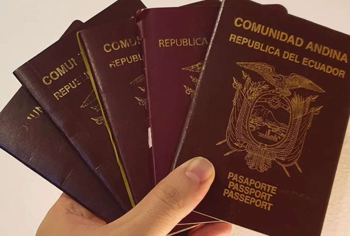 El Registro Civil extendió sus horarios de emisión hasta las 14:00 del domingo, pero si un usuario no alcanzó a realizar el proceso, hay otra sencilla solución.