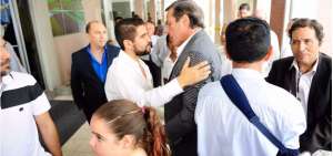 El precandidato presidencial por FE, Abdal&aacute; Bucaram Pulley, recibe al prefecto Jimmy Jairala.