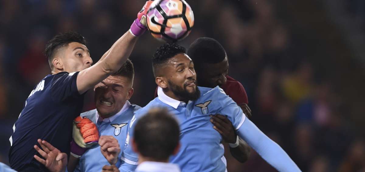 Lazio pierde 3-2 ante la Roma pero se clasifica a la final de Copa