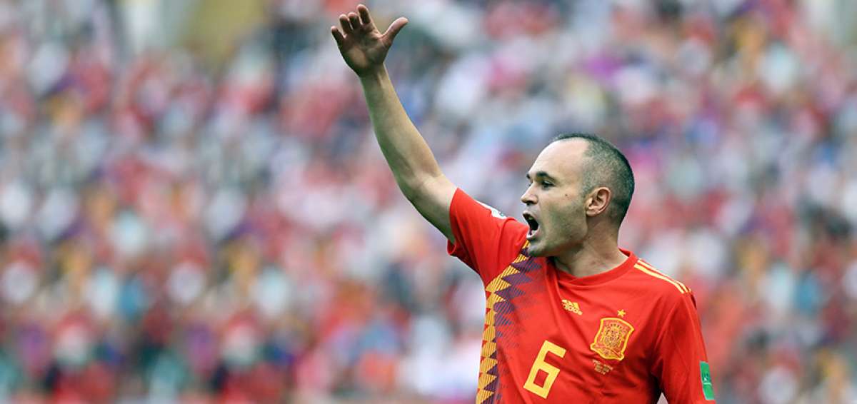 Andr&eacute;s Iniesta fue campe&oacute;n mundial en Sud&aacute;frica 2010. Tras la eliminaci&oacute;n de Espa&ntilde;a en Rusia 2018 anunci&oacute; su retiro de "La Roja".