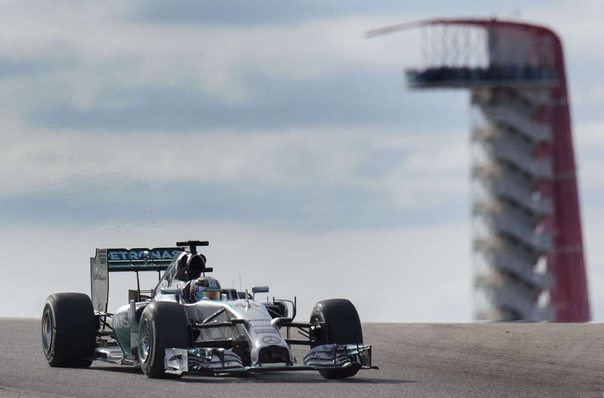 Hamilton fue el m&aacute;s r&aacute;pido en las segundas pruebas en Abu Dabi