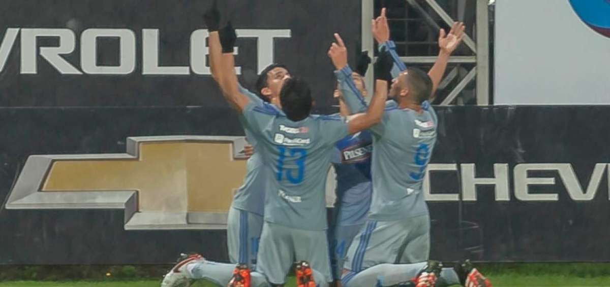 Emelec sum&oacute; tres triunfos de visitante