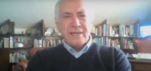El ministro de Energ&iacute;a del Ecuador, Ren&eacute; Ortiz, durante una entrevista en un canal local, 