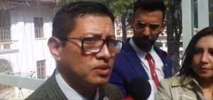 El fiscal Fabi&aacute;n Salazar en declaraciones a periodistas.