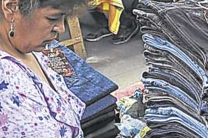 Los comerciantes laboraron en la exterminal, pese  a la clausura  