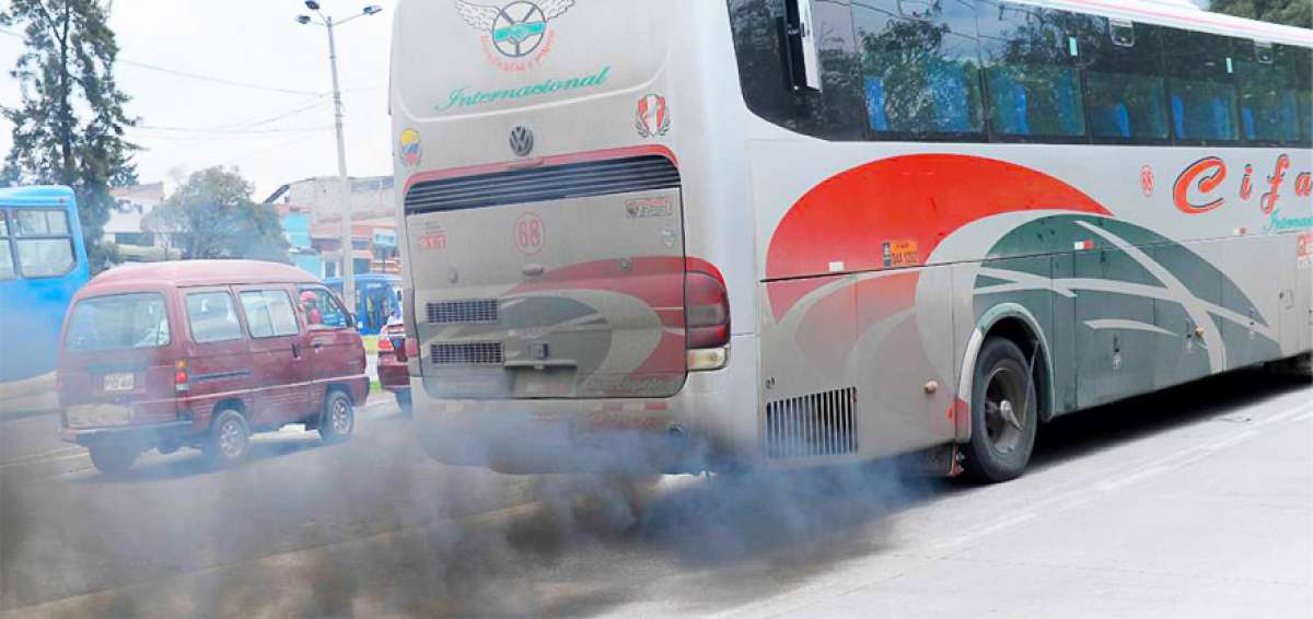 El 55% de la contaminaci&oacute;n es generado por buses