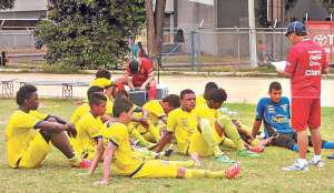 La selecci&oacute;n ecuatoriana sub-15 estuvo concentrada en la ciudad de Guayaquil, en Fedenador, a cargo del cuerpo t&eacute;cnico dirigido por Alc&oacute;cer. Foto: Internet