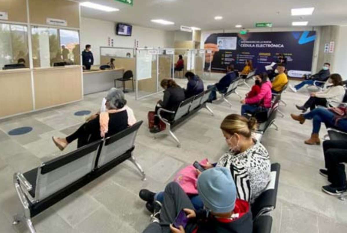 COE Nacional redujo el aforo en instituciones públicas