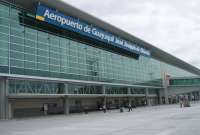 Las autoridades municipales recomiendan planificar sus viajes para evitar congestión vehicular en los exteriores del Aeropuerto José Joaquín de Olmedo, en Guayaquil.