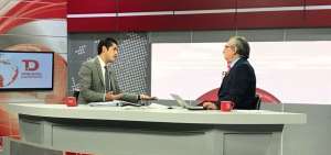 Eduardo Khalif&eacute; fue el encargado de hacer la entrevista al ministro Richard Mart&iacute;nez.