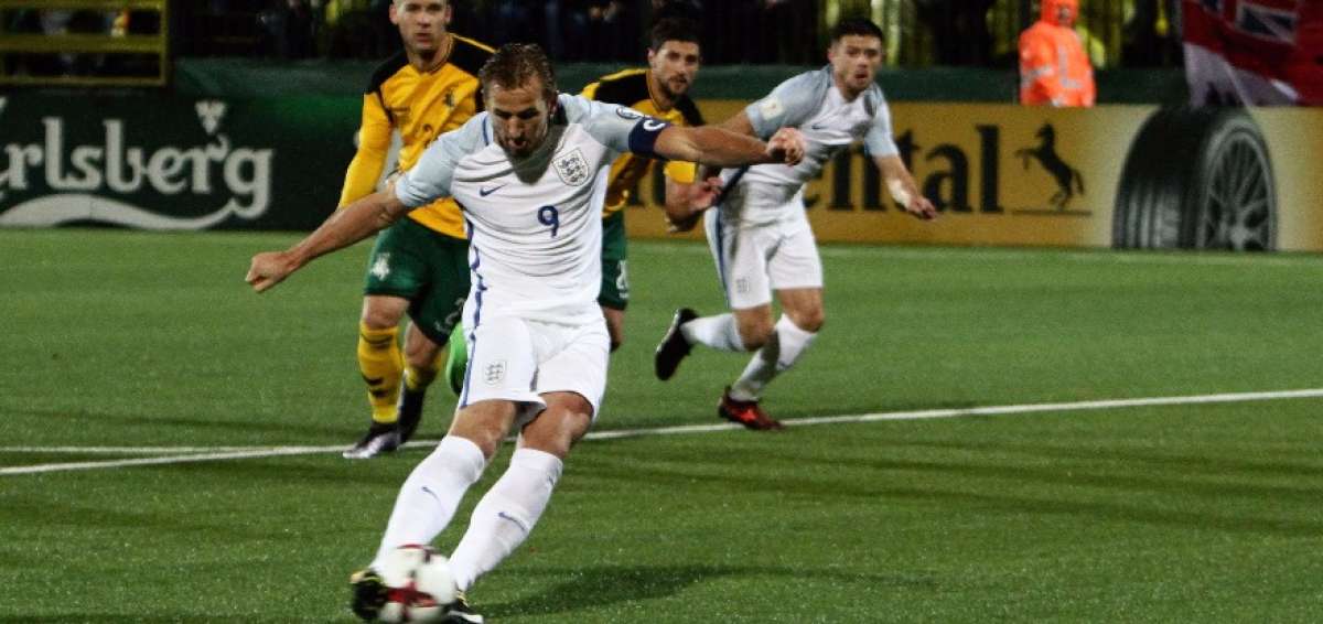 La irrupci&oacute;n goleadora de Kane y el acoplamiento de los jugadores a Gareth Southgate salvaron una fase de clasificaci&oacute;n marcada por el cambio de entrenador.