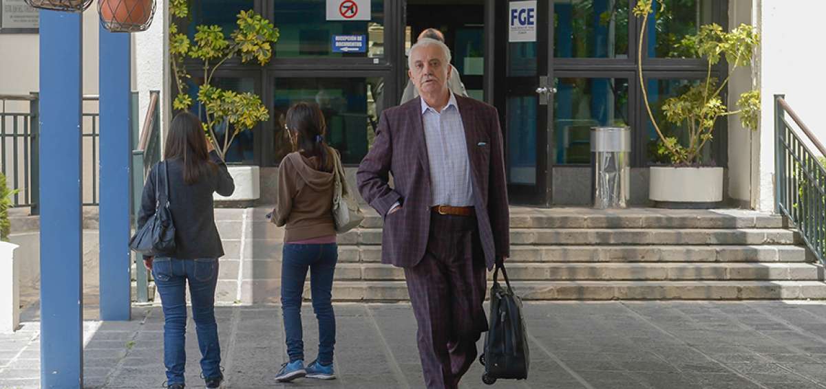 El exfiscal general del Estado, Galo Chiriboga Zambrano, acudi&oacute; ayer a la Fiscal&iacute;a para rendir su versi&oacute;n sobre una denuncia presentada en su contra.  