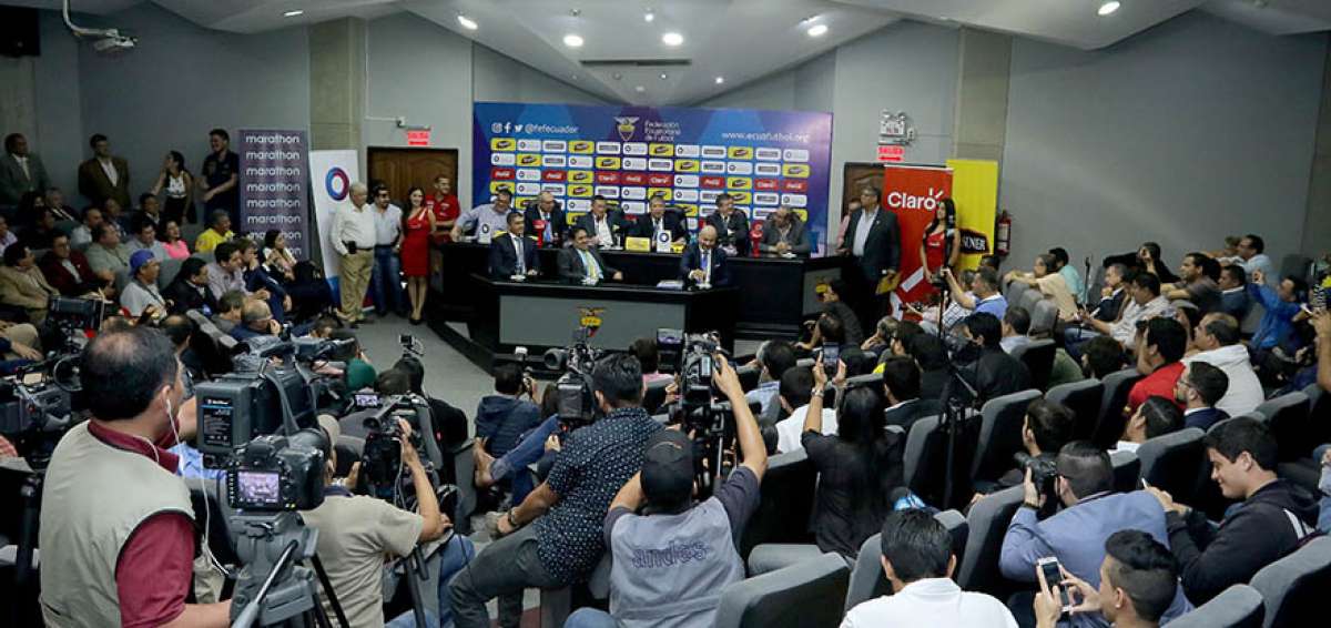 El estratega fue presentado en el edificio de la FEF en Guayaquil.