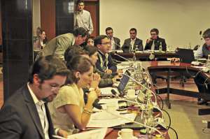 Tras un a&ntilde;o de insistencias, el jueves entr&oacute; al primer debate en el Concejo Cantonal  de Cuenca, el proyecto de ordenanza. Foto: Jos&eacute; Luis Llivisaca.