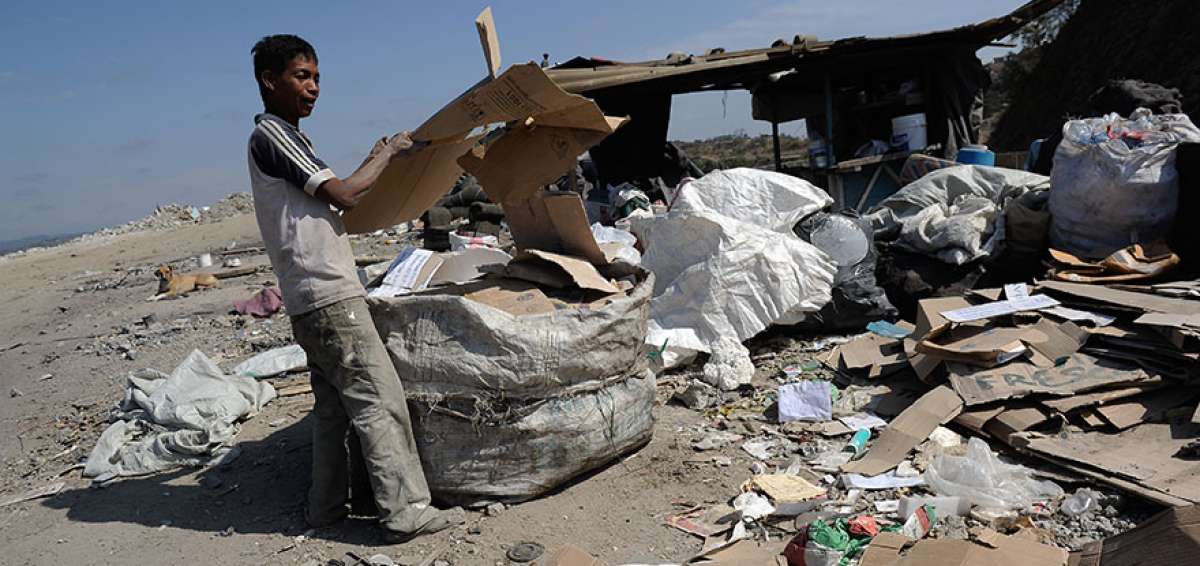 Algunas familias se dedican al acopio y venta de material reciclable en el sector Sergio Toral 2.