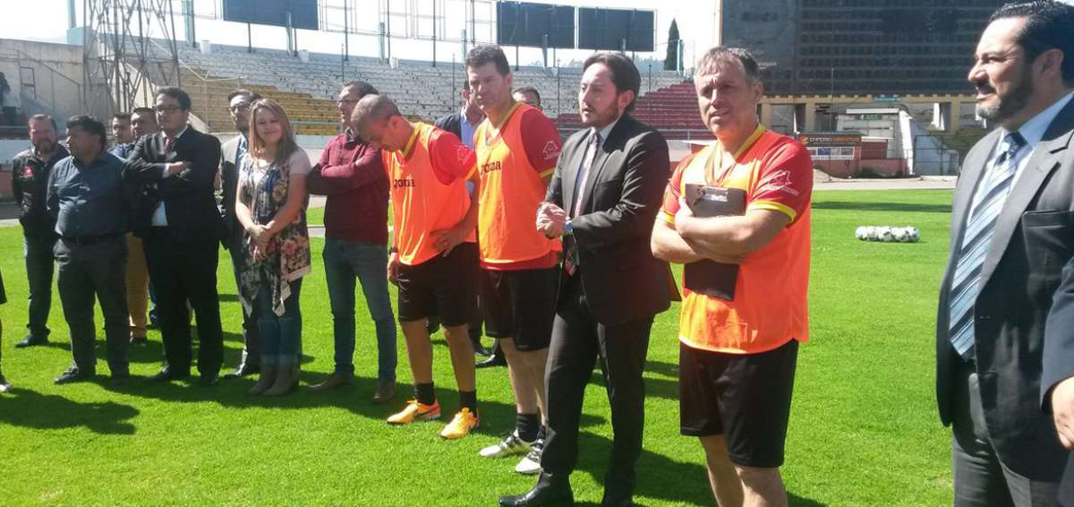 Gabriel Sch&uuml;rrer cree que tiene un gran plantel para destacar en esta campa&ntilde;a