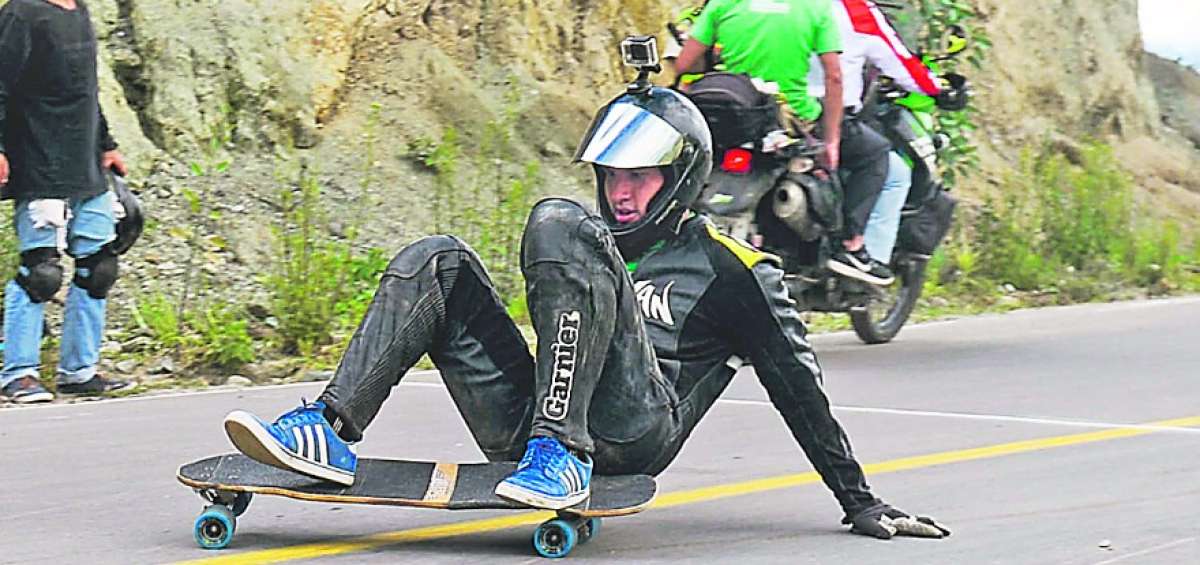 Un exponente utiliza las manos para no perder rumbo. 