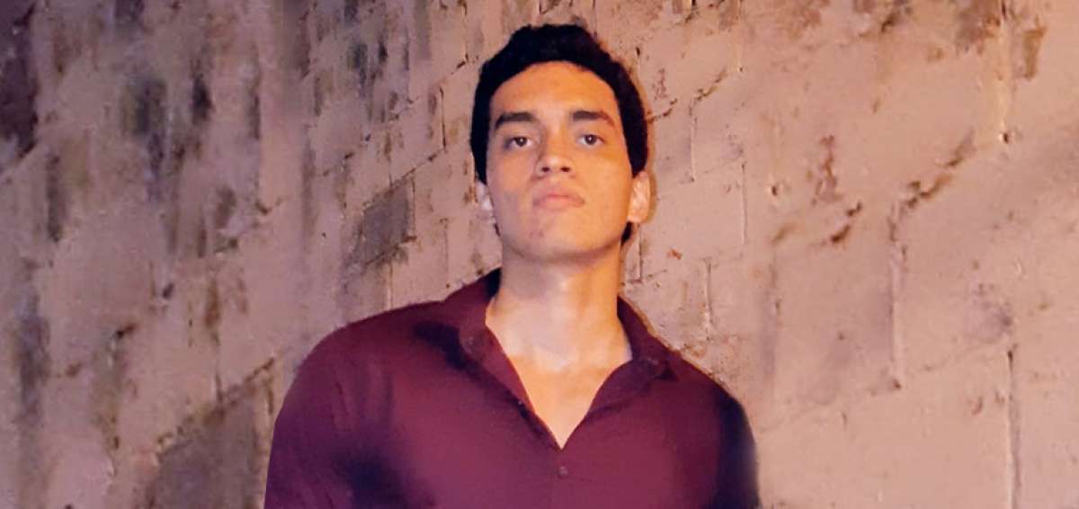 Familia busca a joven desaparecido