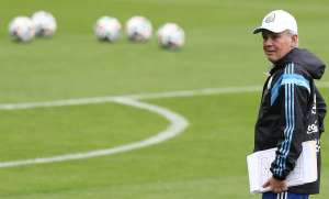 Alejandro Sabella prob&oacute; en el entrenamiento de hoy la alineaci&oacute;n titular. Foto: EFE