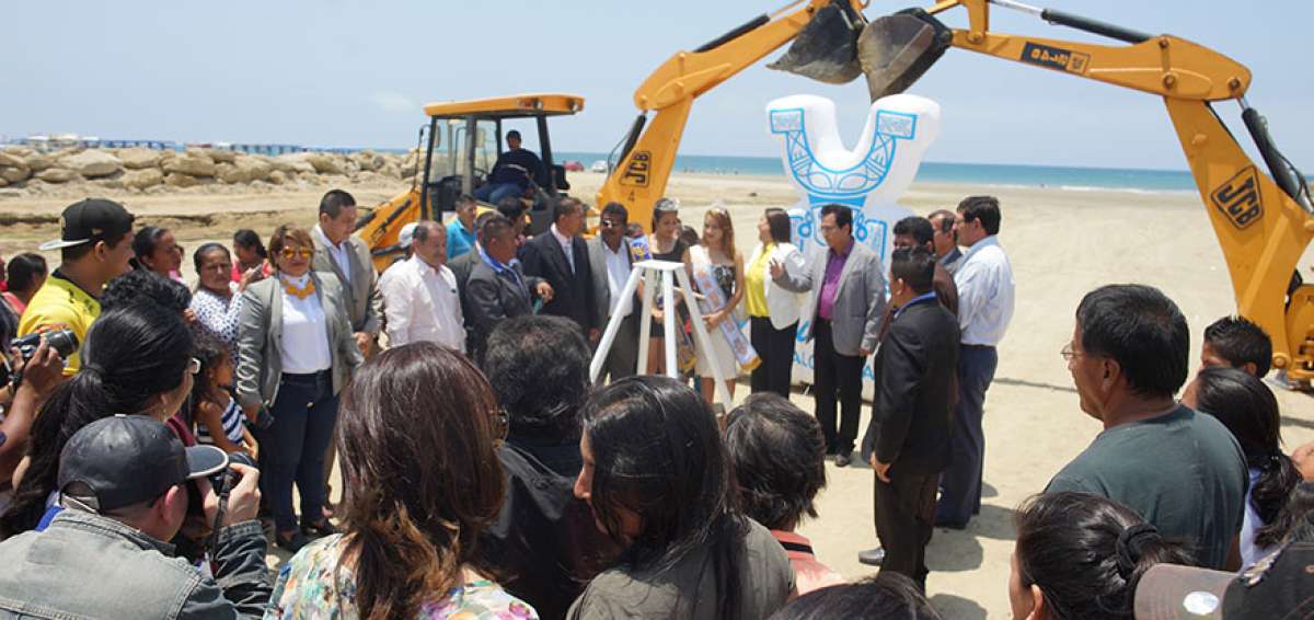 En la playa de San Mateo se coloc&oacute; la primera piedra de la construcci&oacute;n del sistema de alcantarillado sanitario.