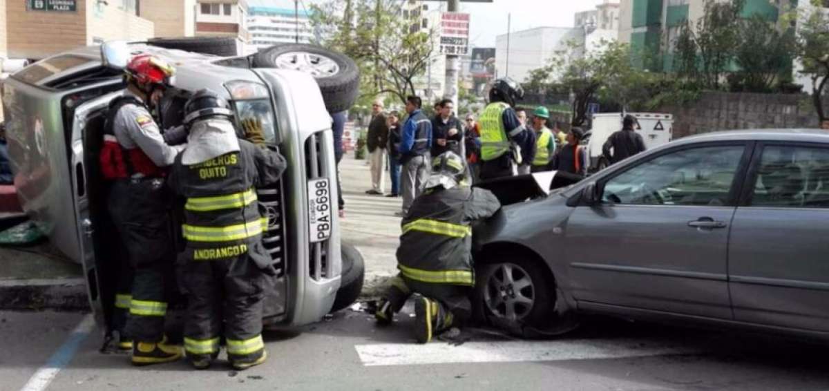 2 personas resultan heridas por choque en La Mariscal