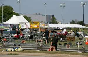 Hombre muere al desplomarse carpa en un festival musical de Chicago