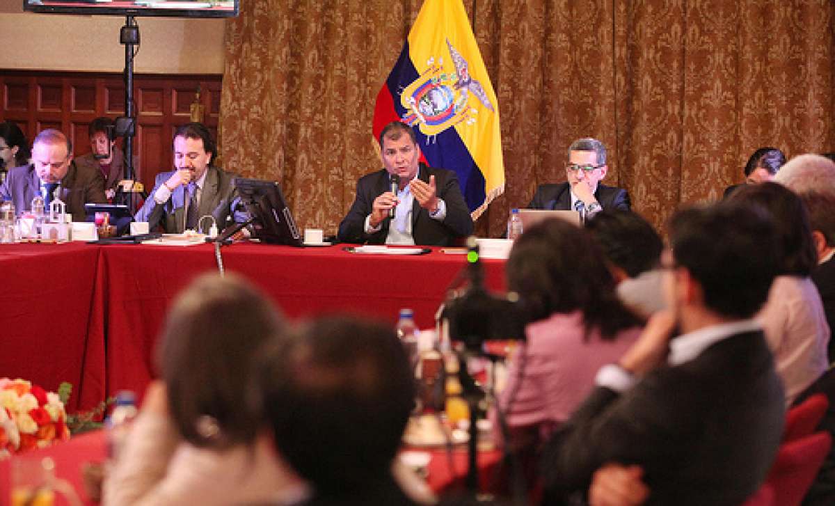 Correa considera que poner a trabajar al oro es lo correcto, "porque tener un activo y no utilizarlo, ya no es riqueza". Foto: Presidencia de la Rep&uacute;blica