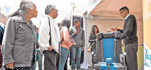 Uno de los emprendimientos fue una silla de ruedas con sistema de movimiento autom&aacute;tico. El equipo fue dise&ntilde;ado por estudiantes de la UPS. John Guevara / El Tel&eacute;grafo