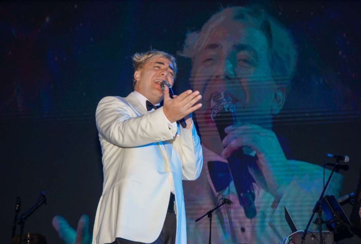 Cristian Castro y la nostalgia de una generación que aprendió a amar con la radio