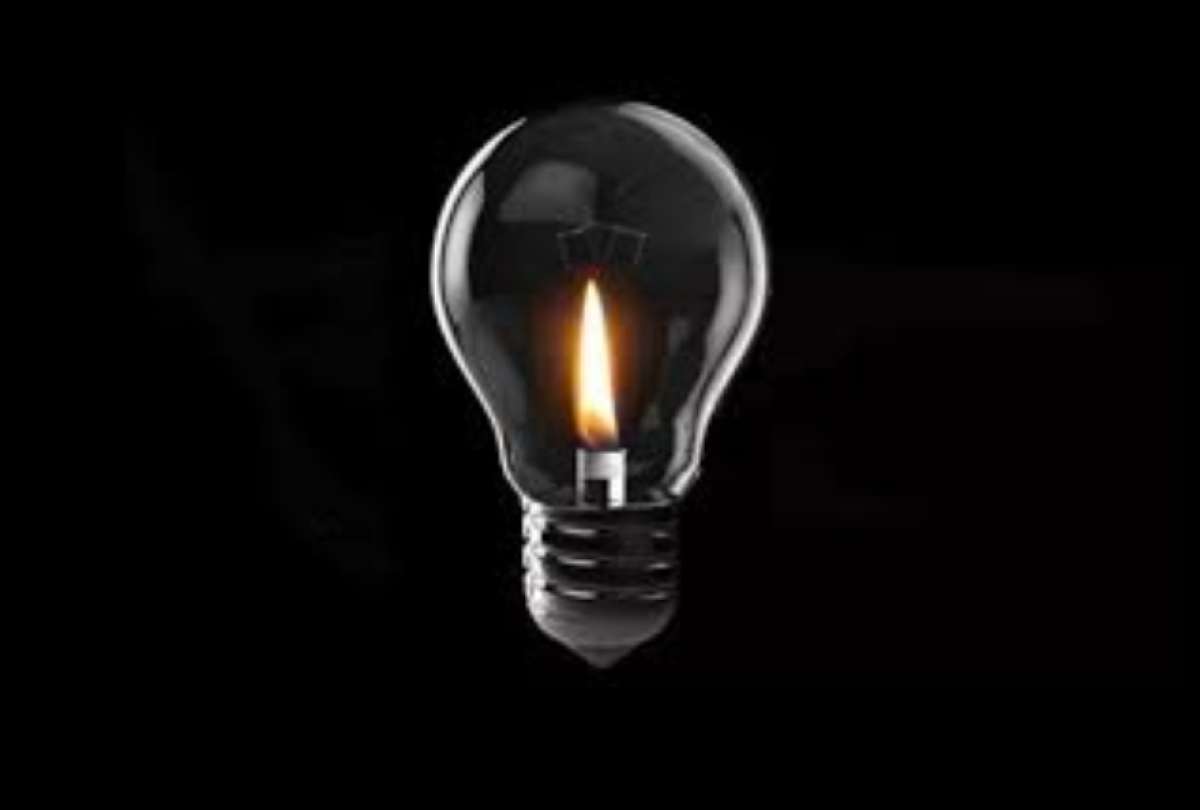Empresa Eléctrica Quito asegura que trabaja para restablecer el servicio en Tumbaco y demás sectores afectados.