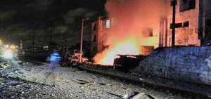 Tras la explosi&oacute;n, en el &aacute;rea del comedor del Cuartel de San Lorenzo se produjo un incendio. Los miembros del Cuerpo de Bomberos asistieron para sofocar las llamas.