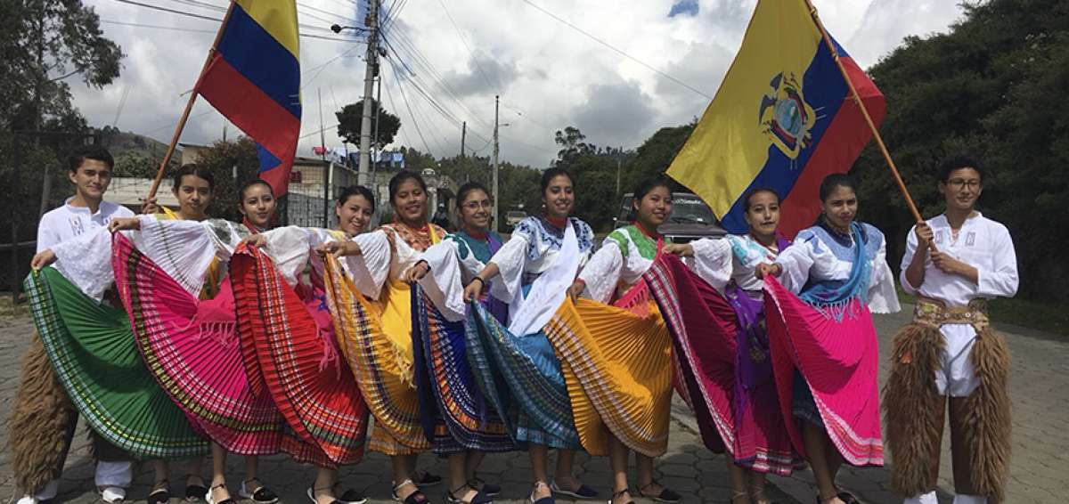 El grupo de danza del centro educativo busca potenciarse con la adquisici&oacute;n de vestuario propio para sus presentaciones. 