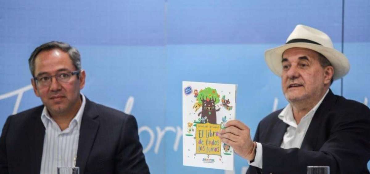 Los estudiantes de 4to de b&aacute;sica recibir&aacute;n "El libro de todos los ni&ntilde;os".