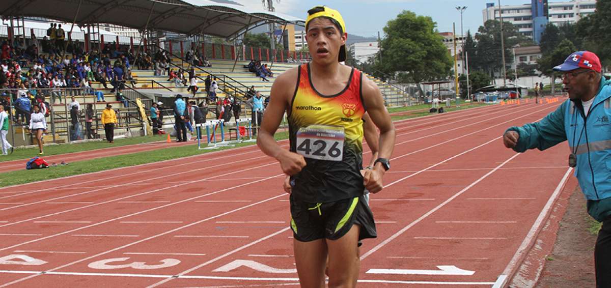 Con 1,73 metros de estatura y 63 kilos de peso, David Hurtado es una de las nuevas figuras de la marcha ecuatoriana. Aqu&iacute; durante una lid en Los Chasquis.    