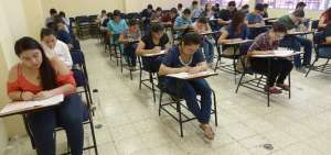 Estudiantes y profesionales de Medicina, Enfermer&iacute;a y Odontolog&iacute;a rinden examen