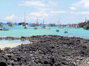 Santa Cruz es la isla m&aacute;s poblada con cerca de 12 mil habitantes. A&uacute;n no se reporta escasez de productos. Foto: Archivo