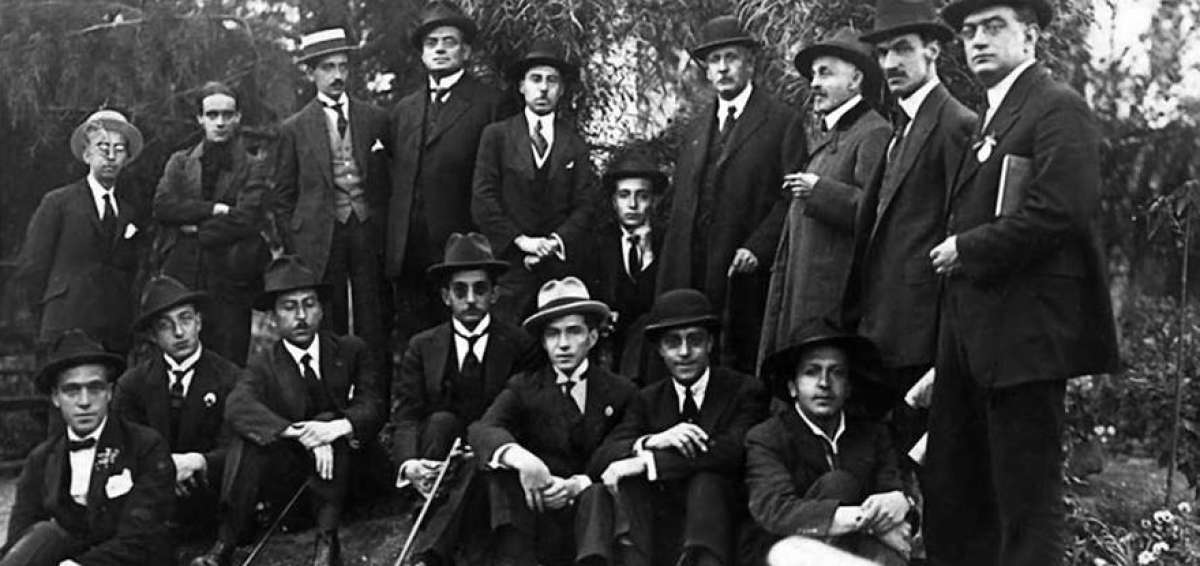 La primera fiesta de La Lira tuvo lugar el 31 de mayo de 1919. En esa ocasi&oacute;n se reuni&oacute; un ilustre grupo de intelectuales en la casa de Roberto Crespo Toral.
