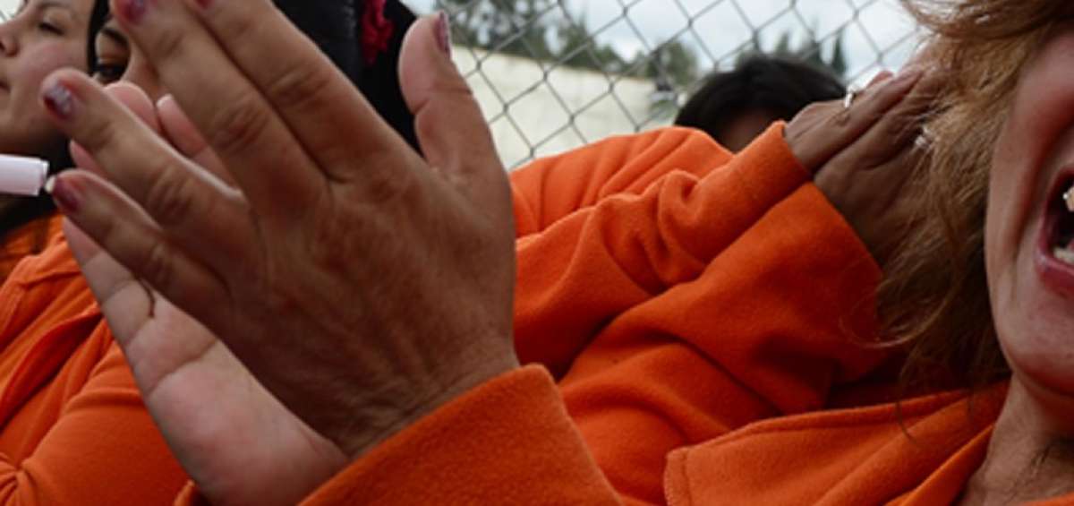 Detenidas confeccionan disfraces