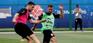 Stuani afina sus garras para jugar junto a Su&aacute;rez