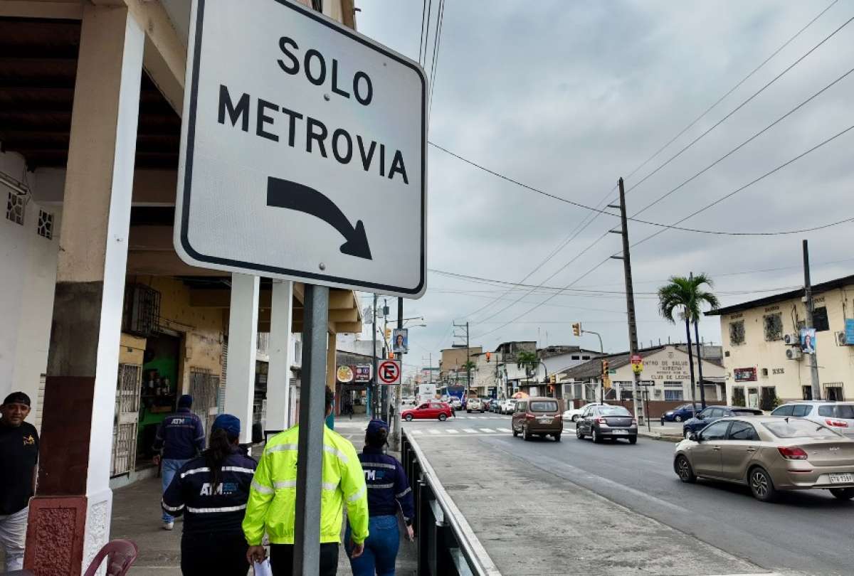 La operación de la Troncal 4 de Guayaquil está prevista para junio de 2025. La ATM anunció sanciones a los conductores que se estacionen en este trayecto.