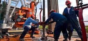 Los mercados de petr&oacute;leo segu&iacute;an con expectaci&oacute;n las informaciones sobre la participaci&oacute;n de Teher&aacute;n en la reuni&oacute;n.