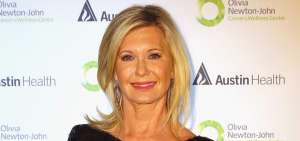 Olivia Newton-John desmiente los "rumores" de su muerte inminente por c&aacute;ncer