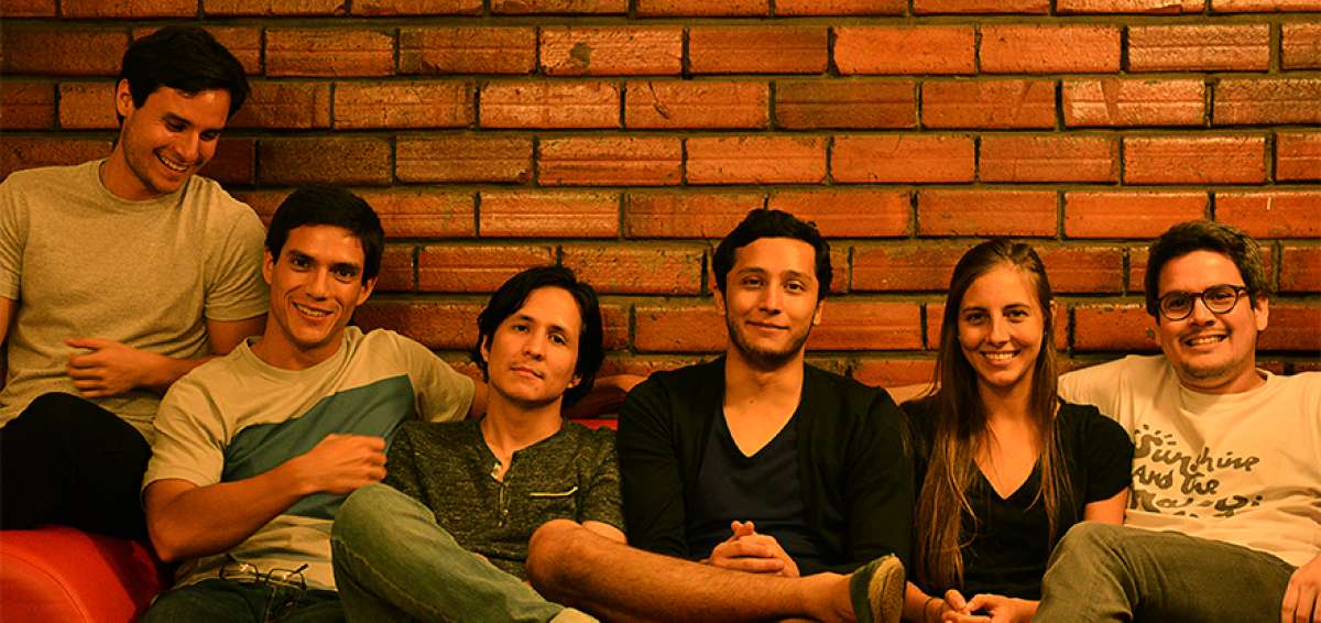 Sunshine and The Makenzi Sound es una banda formada en Guayaquil a fines de 2011. Sus canciones est&aacute;n salpicadas de motivos de folk y rock.